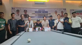 Gelar juara berhasil diraih Ryci Carma, anggota Satresnarkoba Polres Payakumbuh, usai mengalahkan Paul Hendri dari PWI Padang Panjang.( poto: radarsumbar.com).
