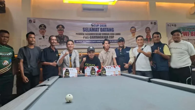 Gelar juara berhasil diraih Ryci Carma, anggota Satresnarkoba Polres Payakumbuh, usai mengalahkan Paul Hendri dari PWI Padang Panjang.( poto: radarsumbar.com).