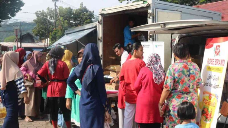 Pemerintah Kota Padang kembali menggelar pasar murah pemko padang di Halaman Masjid Raya Ganting, Kecamatan Padang Timur, Rabu (22/7/2026).(poto: radarsumbar.com)