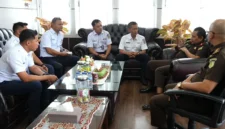 Pertemuan jajaran KAI Divre II Sumbar dengan Kajari Bukittinggi. (poto: radarsumbar.com).