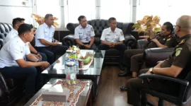 Pertemuan jajaran KAI Divre II Sumbar dengan Kajari Bukittinggi. (poto: radarsumbar.com).