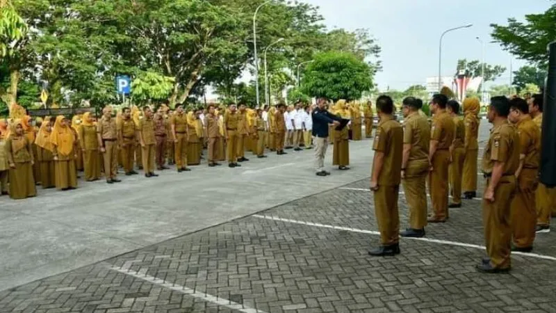 ASN Pemko Padang saat mengikuti apel. ( poto : padangkita.com )