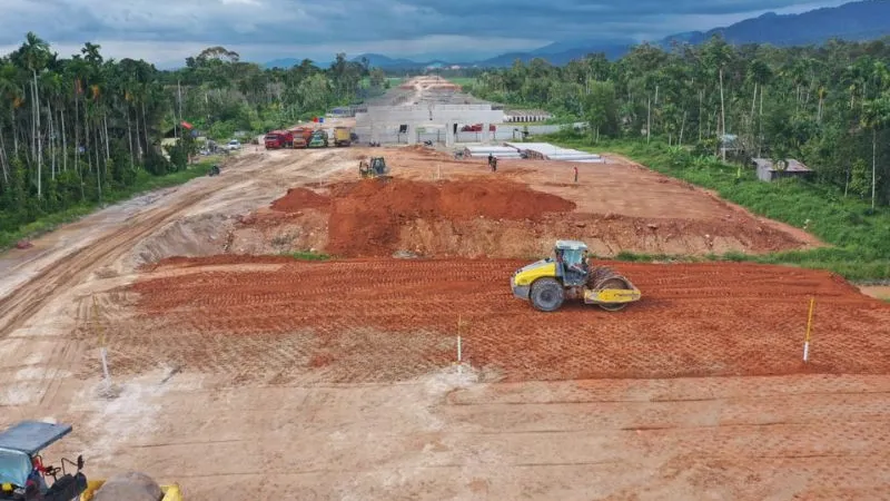 Proses ketika pembangunan Jalan Tol Padang - Sicincin.(poto: padangkita.com).