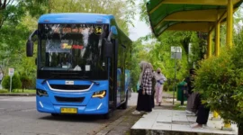 Bus Trans Padang Koridor VI yang melayani masyarakat rute Pasar Raya - Kampus Unand, Limau Manis.(poto: padangkita.com).