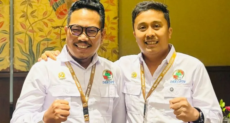 Wakil Gubernur Sumbar Vasko Ruseimy bersama Ketua Dekopinwil Sumbar, Gun Sugianto.( poto : padabngkita.com).