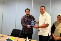 Wali Kota Pariaman Yota Balad mengajukan permohonan bantuan revitalisasi sekolah Pariaman saat menggelar audiensi langsung dengan kementerian di Jakarta, Sabtu (18/7/2026).(poto: radarsumbar.com).