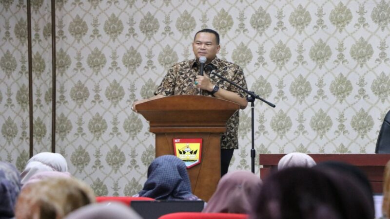 Wali Kota Pariaman, Yota Balad, menyatakan bahwa pemerintah daerah berkomitmen penuh mendampingi para pelaku usaha mikro.( poto : radarsumbar.com)