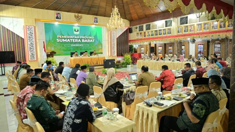 Kantor Wilayah Kementerian Haji dan Umrah Provinsi Sumatera Barat menggandeng Pemerintah Provinsi Sumatera Barat untuk membangun ekosistem ekonomi haji dan umrah yang terintegrasi.( poto : padangkita.com )