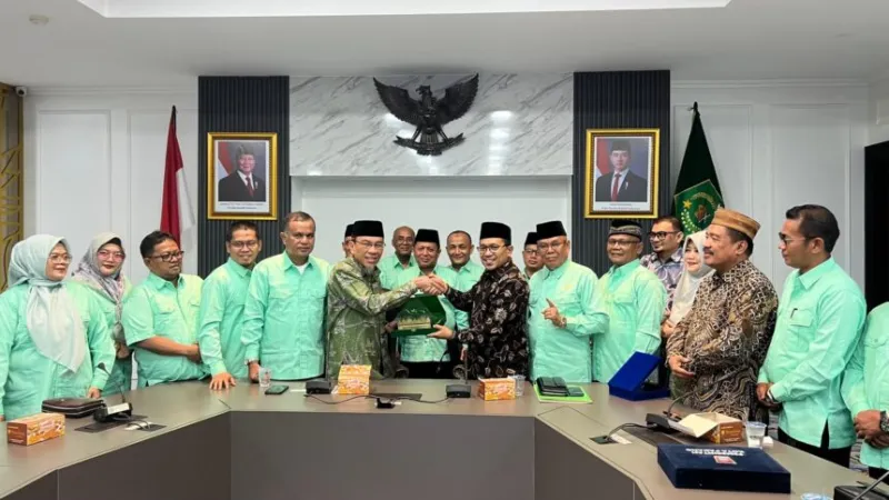 Koordinasi dan Konsultasi Pemerintah Kota Padang bersama Forum Kerukunan Umat Beragama (FKUB) Kota Padang terkait Penguatan Toleransi dan Kerukunan Umat Beragama.( poto : padangkita.com )