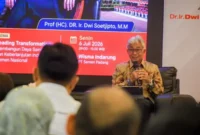 PT Semen Padang menggelar sharing session dengan menghadirkan narasumber Prof. (H.C.) Dr. Ir. Dwi Soetjipto, M.M.( poto : padangkita.com).