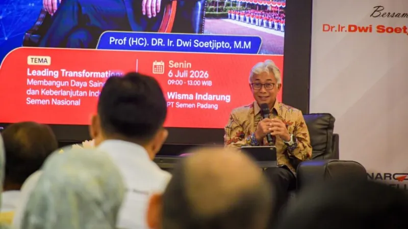 PT Semen Padang menggelar sharing session dengan menghadirkan narasumber Prof. (H.C.) Dr. Ir. Dwi Soetjipto, M.M.( poto : padangkita.com).