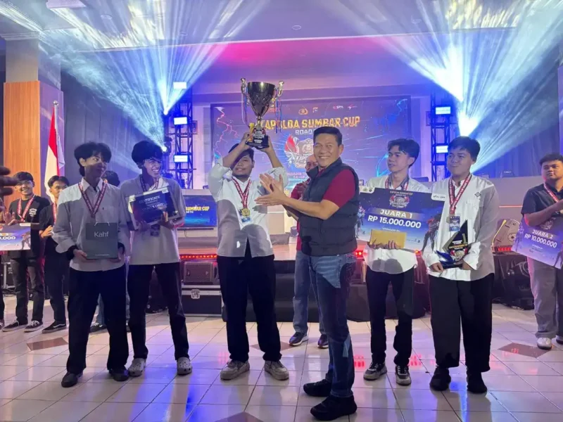 Kapolda Sumbar Cup Road to Kapolri Cup usai menundukkan KK CLAN dari Polres Pesisir Selatan dengan skor meyakinkan 3-0 pada partai final yang berlangsung di Youth Center Padang, Rabu (15/7/2026). (poto: kabarsumbar.com).