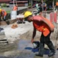 Pembenahan Jalur Hijau dan Pemasangan Perangkap Sampah di Kawasan Batang Arau.(poto: padangkita.com).