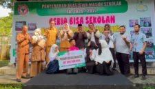 Program Beasiswa Ceria Bisa Sekolah (CBS), lembaga pengelola zakat karyawan PT Semen Padang.(poto: padangkita.com).