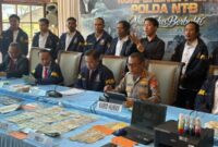 Sindikat Pemalsu STNK di Mataram Diringkus Polda NTB, Residivis 'Suhu' Pemalsuan Kembali Masuk Bui.(poto: radarntb.com).