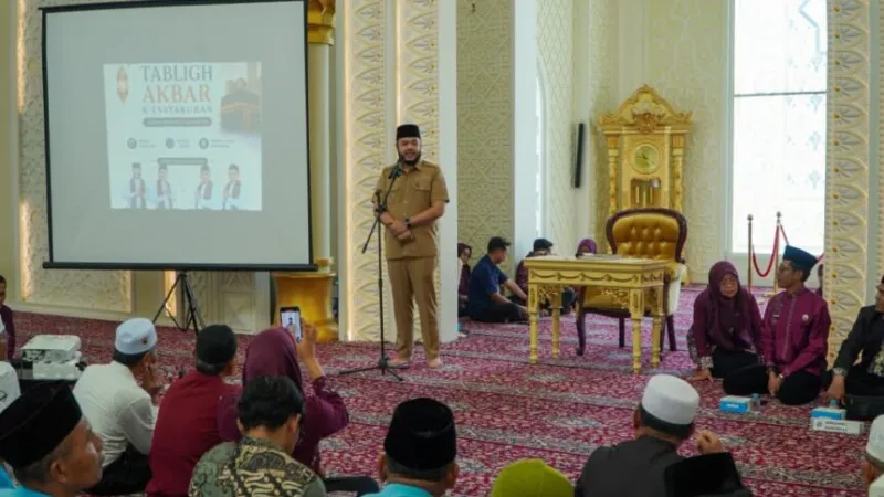 Wali Kota Padang Fadly Amran menghadiri Tabligh Akbar dan Tasyakuran Jamaah Haji Kota Padang Tahun 2026, yang diadakan oleh Kantor Kementerian Haji dan Umrah Kota Padang.(poto: padangkita.com).