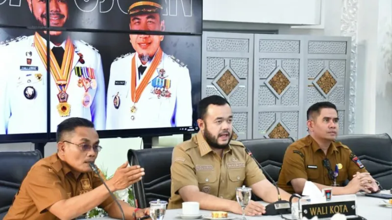 Wali Kota Padang, Fadly Amran, melalui pertemuan daring dengan Konsul Jenderal (Konjen) India di Medan, Ravi Shanker Goel, dari Kediaman Resmi Wali Kota Padang.(poto: padangkita.com).