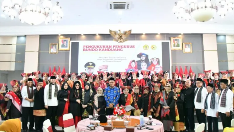 Pengukuhan Pengurus Bundo Kanduang Ikatan Keluarga Tanah Datar (IKTD) Sumatera Barat (Sumbar) Masa Bakti 2026-2031.(poto: padangkita.com).