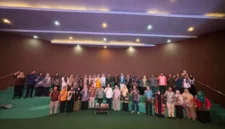Pemerintah Kota Padang dan Tim Ahli Roadmap Gastronomi menyelenggarakan Focus Group Discussion (FGD) akhir Hexa Helix.(poto: padangkita.com).