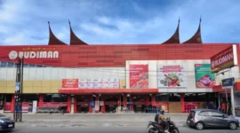 Budiman Swalayan Hadirkan Beragam Promo pada HJK Padang ke-357.(poto: padangkita.com).