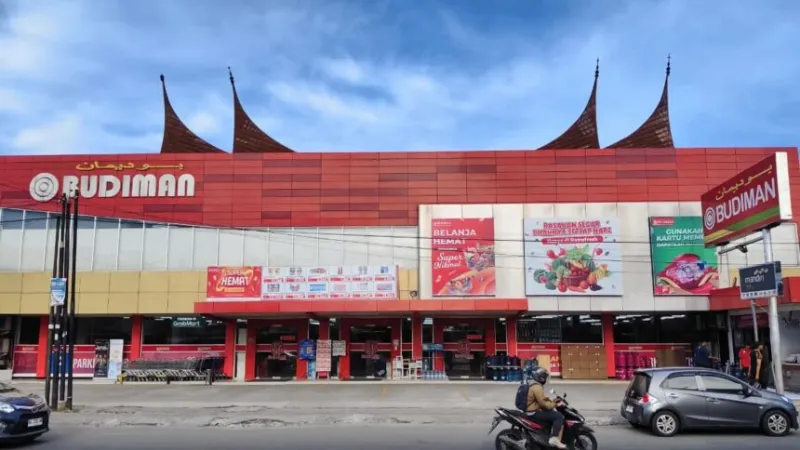 Budiman Swalayan Hadirkan Beragam Promo pada HJK Padang ke-357.(poto: padangkita.com).