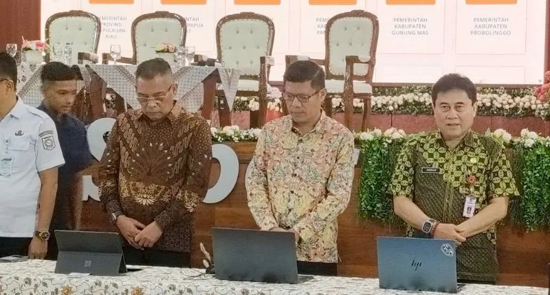 Kepala Dinas Kominfo Pariaman Yalviendri menandatangani perjanjian kerja sama dengan BSSN secara elektronik.( poto : padangkita.com)