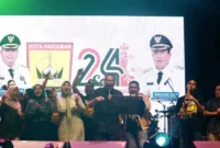 Wali Kota Pariaman Yota Balad saat menghadiri panggung hiburan rakyat yang menjadi acara puncak peringatan ke-24 Hari Jadi Kota Pariaman.( poto : padangkita.com)
