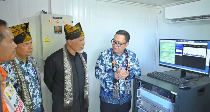Wali Kota Pariaman Yota Balad dan Gubernur Sumbar Mahyeldi Ansharullah.( poto : padangkita.com)