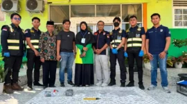 Bidlabfor Polda Riau gelar olah TKP ilmiah guna menyelidiki penyebab ledakan di madrasah MAN 3 Padang.(poto: kabarsumbar.com).