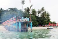 Dermaga apung yang menjadi fasilitas utama penyeberangan rusak berat akibat bencana hidrometeorologi pada akhir 2025.(poto: radarsumbar.com).