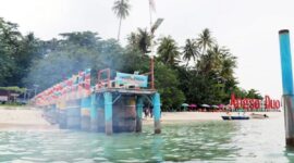 Dermaga apung yang menjadi fasilitas utama penyeberangan rusak berat akibat bencana hidrometeorologi pada akhir 2025.(poto: radarsumbar.com).