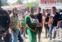Opsnal Reskrim Polresta Padang lakukan rekonstruksi kasus pembunuhan di Cafe Damarus jalan Niaga Padang, Rabu (15/7/2026).(poto: arunala.com).
