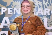 Bupati Sukoharjo Etik Suryani.( poto: radarsumbar.com).