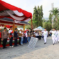 Wali Kota Sungai Penuh, Alfin, S.H., melepas langsung ribuan peserta dari garis awal keberangkatan.(poto: istimewa).