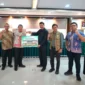 Beasiswa Andalas Golf Club sebesar Rp150 juta kepada 75 mahasiswa Universitas Andalas (UNAND).(poto: istimewa).