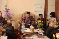 Wakil Wali Kota Sungai Penuh Azhar Hamzah mengikuti rapat koordinasi nasional bersama Menteri Dalam Negeri Republik Indonesia melalui Zoom Meeting pada Kamis (13/8/2026).
