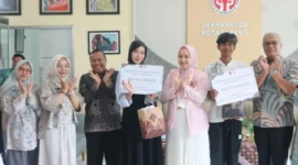 Pelatihan Membatik Program Pendidikan Kecakapan Wirausaha (PKW) Tahun 2026 resmi ditutup di Sekretariat Dekranasda Kota Padang.(poto: padangkita.com).