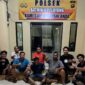 Terduga Pelaku pencurian emas 70 mayam diamankan oleh Tim Gunjo Polres Bungo.(poto: jambiprima.com).