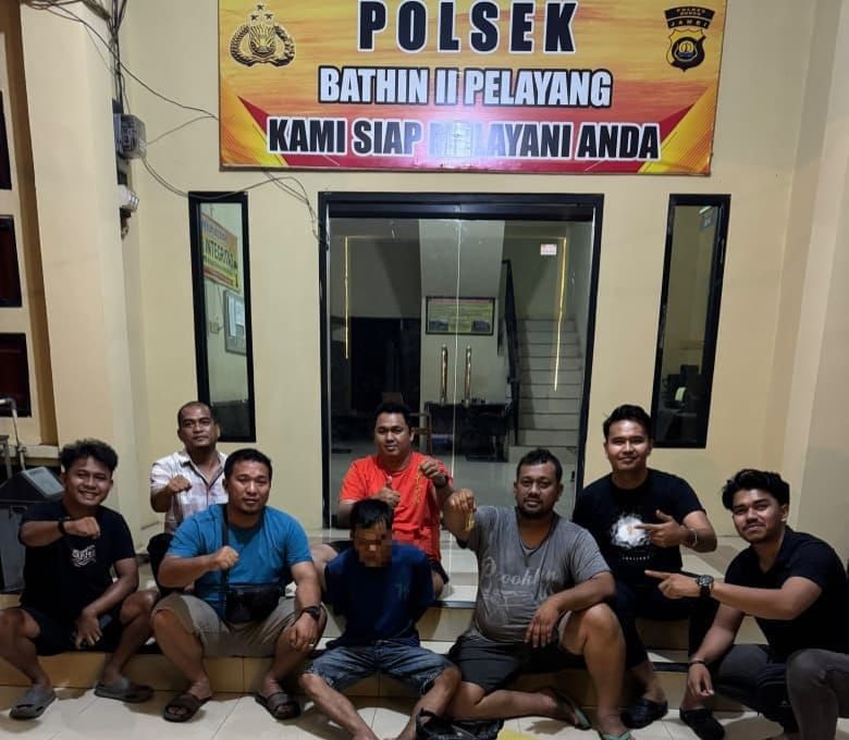 Terduga Pelaku pencurian emas 70 mayam diamankan oleh Tim Gunjo Polres Bungo.(poto: jambiprima.com).