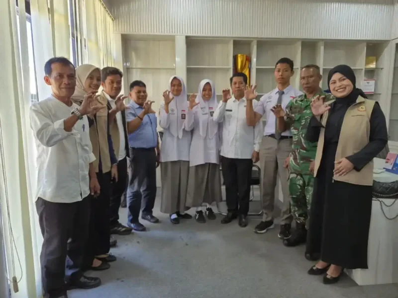 Pemerintah Kabupaten Agam melepas tiga pelajar terbaik daerah untuk mengikuti pemusatan latihan Paskibraka tingkat Provinsi Sumatera Barat.(poto: kabarsumbar.com).