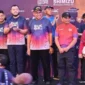 Sekdaprov Sumbar Arry Yuswandi bersama Wali Kota Padang Fadly Amran melepas peserta Blue Ocean Minang (BOM) Run 2026.(poto: padangkita.com).