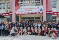 Atome Finance meluncurkan program CSR di Palupuh Agam untuk mempercepat pemulihan ekonomi masyarakat terdampak bencana banjir bandang.(poto: radarsumbar.com).