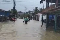 Kecamatan Bungus Teluk Kabung menjadi dalah satu kawasan terparah yang terdampak banjir akibat hujan deras yang mengguyur Kota Padang, Senin (3/8/2026).(poto: padangkita.com).