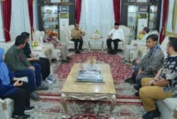 Gubernur Sumatera Barat, Mahyeldi Ansharullah, menyampaikan komitmen tersebut saat menerima audiensi Dewan Energi Nasional (DEN) di Istana Gubernur, Jumat (28/8/2026).(poto: padangkita.com).
