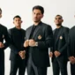 Pemain Semen Padang FC, Stefano Lilipaly (di tengah) dalam sesi foto tim.(poto: padangkita.com).