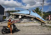 Rumah Rusak akibat gempa NTT.(Poto: radarsumbar.com).