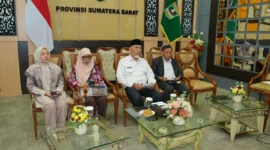 Gubernur Sumatera Barat Mahyeldi ansharullah menghadiri Webinar Peringatan Hari Kelahiran Bunghatta th 2026.(poto: radarsumbar.com).