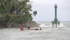 Nelayan Padang pulang melaut saat kondisi cuaca tak menentu.(poto: padangkita.com).