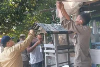 Personel Satuan Polisi Pamong Praja (Satpol PP) Kota Padang bersama pihak Kecamatan Padang Barat lakukan pengawasan dan penertiban di kawasan Jalan Taduah Jati.(poto: padangkita.com).