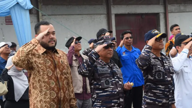 Wali Kota Padang, Fadly Amran, menghadiri pelepasan Kapal Republik Indonesia (KRI) Teluk Kendari-518, di Dermaga IV Pelabuhan Teluk Bayur.(poto: padangkita.com).